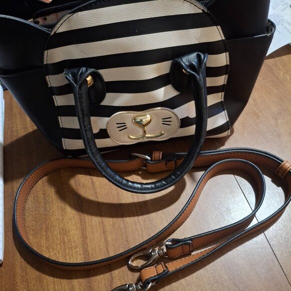 Betsey Johnson Mini Cat Crossbody Purse - Picture 5 of 6
